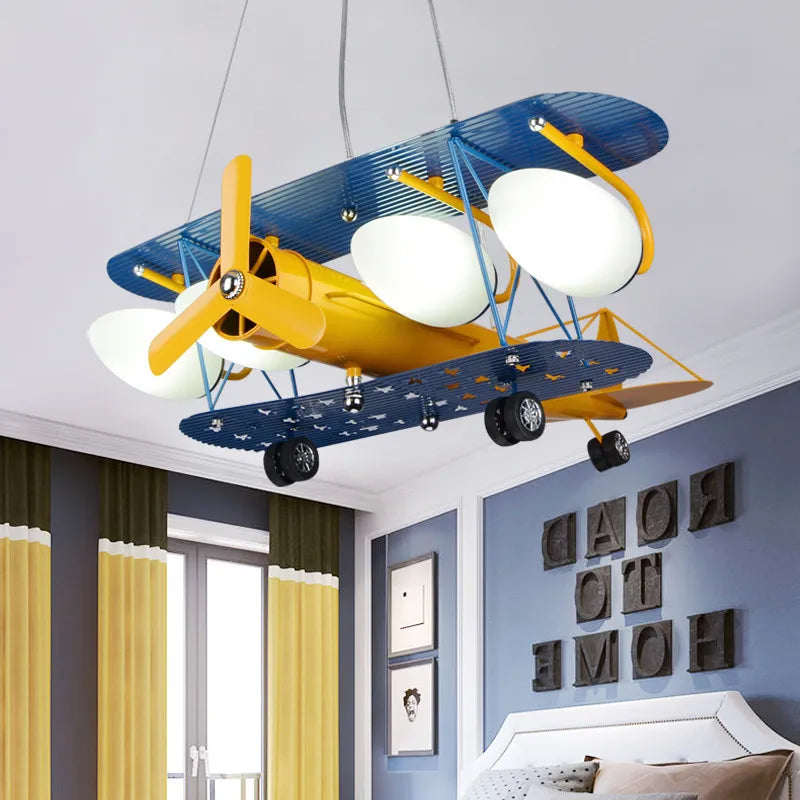 Yztrax AeroGlow™ – Lustre LED Avião para Quarto de Crianças | Iluminação Suspensa Moderna